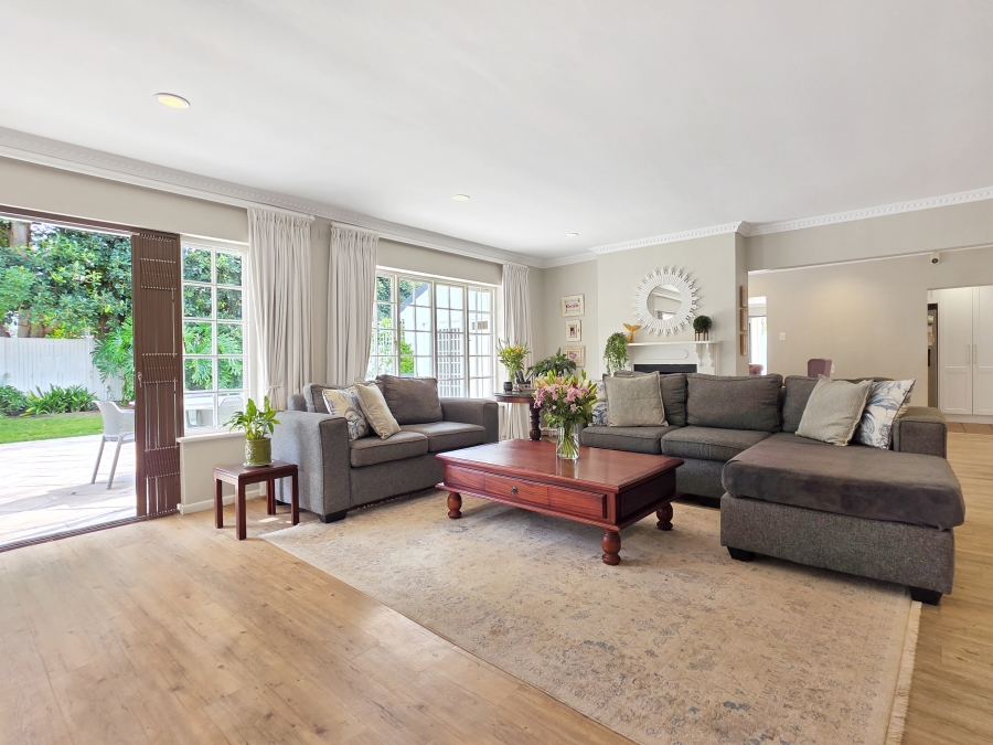 4 Bedroom Property for Sale in Constantia Western Cape